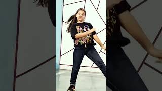 Jaadu ki jhappi jaadukijhappi dance danceshorts beginnerdanceclass shortvideo choreography [upl. by Rafe]