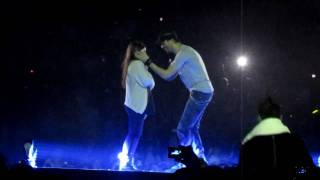 Enrique Iglesias picking Hero Girl and Hero song MEN Arena Manchester March 24 2011 Euphoria Tour [upl. by Inat]