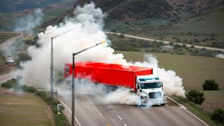 Des Conducteurs de Camions Idiots Qui Ont Complètement Fail [upl. by Anirbac]