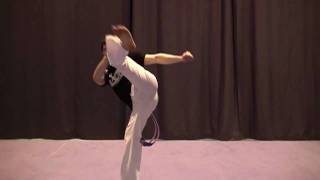 Martelo  Capoeira movimento  slow motion [upl. by Fasa399]