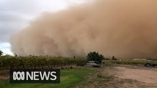 Dust storm turns day into night in town of Mildura  ABC News [upl. by Asiaj573]