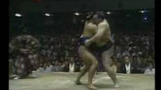 Takanosato vs Chiyonofuji  Aki 1983 [upl. by Aianat]