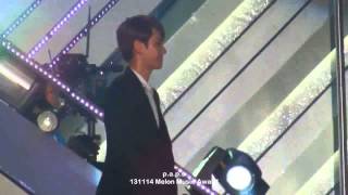 131114 EXO amp Shinee  ending  Melon Music Award [upl. by Nnylakcaj]