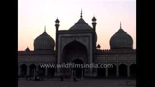 17thcentury red sandstone Mughalstyle mosque  Jama Masjid [upl. by Jemie]