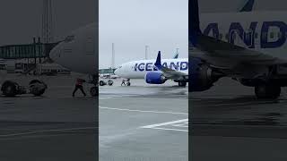 Ready For TaxiIcelandair Boeing 737 [upl. by Synned247]