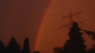 Het ontstaan van een regenboog tijdens onweer gedurende het noodweer van 20 Augustus [upl. by Sower]