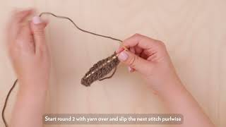 Hvordan strikke helpatent rundt  How to knit rib pattern in the round [upl. by Annaoi]