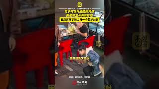 貴州遵義一男子在外面吃飯時看見跛腳男孩，要來餐盒裝了滿滿一碗菜，看到男孩下跪，立馬一個箭步扶起｜正能量｜好人好事｜暖心｜民生百態｜Foshan Street [upl. by Yorker]