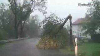 Hagelunwetter im Allgäu  Sturmböen knickten Bäume um [upl. by Eidas]