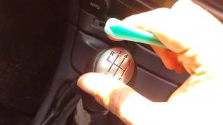 How to remove Renault Laguna megane scenic 2 gear knob Easy diy Tutorial megane laguna clio [upl. by Heda359]