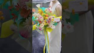 Summer color palette🌿🌸🤩 flowerarrangement floraldesign makingbouquets summervibes summerstyl [upl. by Tiga]