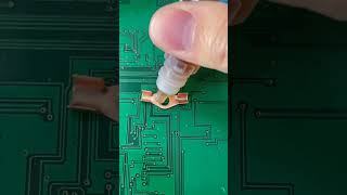 Desoldering tape and desoldering wire are fast and convenient for desoldering [upl. by Humfried]