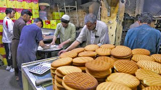 Bakers stock up on Afghani kulcha biscuits for Ramadan in Pakistan’s Balochistan [upl. by Christine]