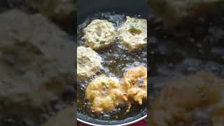 Tasty Medu Vada Recipe at Home [upl. by Ardnos]