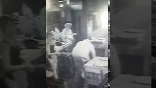 Accidente en la pizzeria  abuelo sin pantalones [upl. by Ardien]