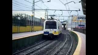 Cruce de las unidades 3800 de FEVE en Valdecilla [upl. by Tnelc]