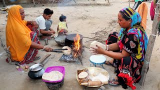 Rajasthani Village woman Cooking Food On Wood fire🔥 Village Life of Rajasthan🥰Rajasthan Rural life [upl. by Huckaby392]