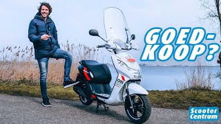 RIJTEST  PEUGEOT KISBEE 2021  BESTE GOEDKOPE SPORTIEVE SCOOTER [upl. by Sarkaria954]