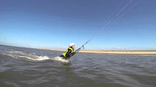 Bodydraggen kitesurfen Kiteboardschool nl Kijkduin [upl. by Oilasor]