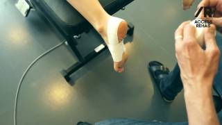 Tejpning vid plantar fasciit  Access Rehab [upl. by Lavinie]