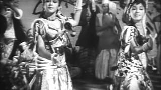 Manthiri Kumari 1950 Travancore Sister Dance  Padmini  Lalitha  Ragini [upl. by Kimbra125]