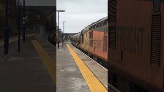 37116 amp 37165 Pulling into Scarborough with RHTT also with a tiny tone train railway class37 [upl. by Ainesej]