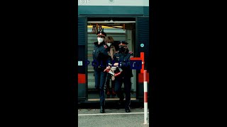 🔴 Stopp bei Straßenbahnen in der Haltestelle 🔴 shorts polizeishorts [upl. by Launam636]