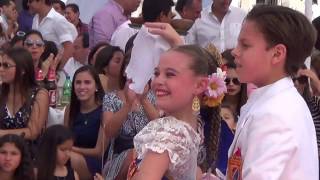 Isabella Yzaga y Fabrizzio Di Tolla Campeones Mundiales Infante en Presentación de la Reina [upl. by Tedder378]