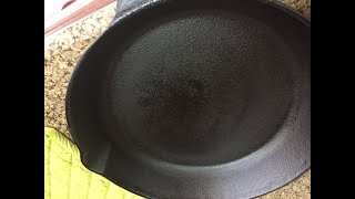 Seasoning Cast Iron Skillet تبطين الطاسة الحديد الزهر [upl. by Morganne978]