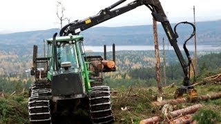 Loading while Driving  John Deere 1710D  Sweden [upl. by Nyrat]