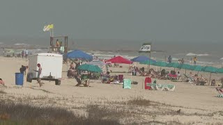 Spring Breakers pack Galveston on first weekend of Texas reopening [upl. by Veno]