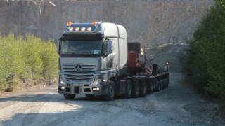 Mercedes Actros SLT op een helling van 15 met 100T [upl. by Elsinore]