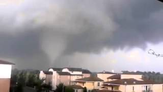 Tornado a Nonantola Modena  30 aprile 2014 [upl. by Iarised]