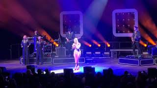 Beatrice Egli live in Kiel mit quotDas wissen nur wirquot [upl. by Kcinnay]