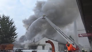 Schreinereibrand  1 Toter  Durchzündung Dachbereich in KölnWahn  OTöne [upl. by Crockett]