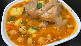 Sopa de Garbanzo con Patitas de Cerdo [upl. by Pheni]