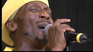 Jimmy Cliff Many rivers to cross Live at Glastonbury 2003 [upl. by Terrel]