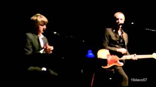 crowded houseon stage banter between Neil Finn amp Nick Seymour2010 [upl. by Amador934]