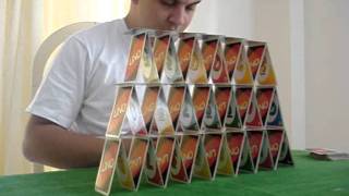 Como construir um castelo de cartas em 3min [upl. by Nileuqcaj]