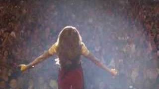 CELINE DION  STRIKING PERFORMANCE OF ALL BY MY SELF [upl. by Dickerson]