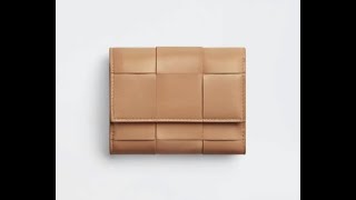 Bottega Veneta TRIFOLD ZIP WALLET 651372 VCQC1 2700 [upl. by Mackoff]