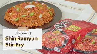 How to make Nongshim Shin kimchi ramen big bowl cup noodles [upl. by Soutor]