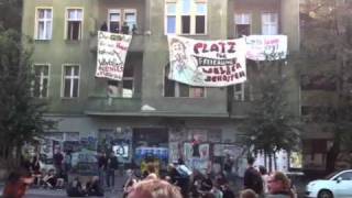 Demonstration in der Schlesischen Straße 1 [upl. by Mellen455]