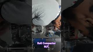 Roll compactor machine Dry Granulation [upl. by Feld66]