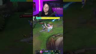 Irelia pega mucho 😫       leaguepartner leagueoflegends leaguememe leagueoflegends leag [upl. by Khudari]