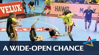 Kreicbergs grabs his chance  Round 1  VELUX EHF Champions League 201920 [upl. by Adnor780]