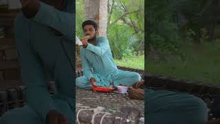 Bhookay Ko Khana 😊😊 message inspirational muhammadadil [upl. by Nosidam]