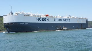 HÖEGH AUTOLINERS Höegh CHIBA exiting Durban Harbour heading out to the ocean [upl. by Worthy]