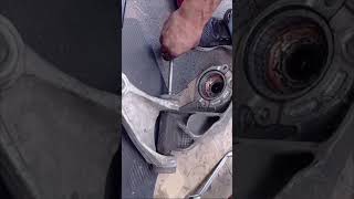 Braccetto superiore da sostituire alfaromeo shortsvideo shorts shortvideo [upl. by Estis]