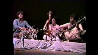 Raga Malkauns by Ustad Shahid Parvez and Ustad Zakir Hussain [upl. by Roselani]